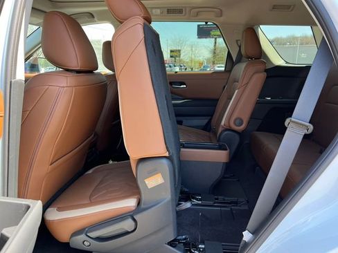 New 2026 Nissan Pathfinder Platinum AWD/4WD image 7