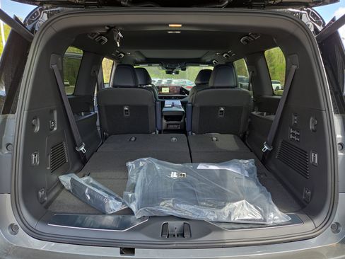 New 2026 INFINITI QX80 4WD w/ Sport Exterior Package image 8