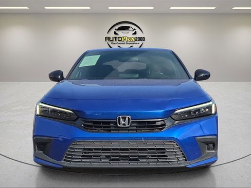 Used 2023 Honda Civic Sport image 2