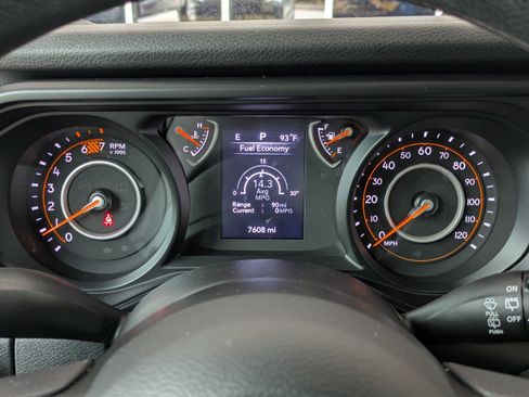 Used 2025 Jeep Wrangler Sport AWD/4WD image 26