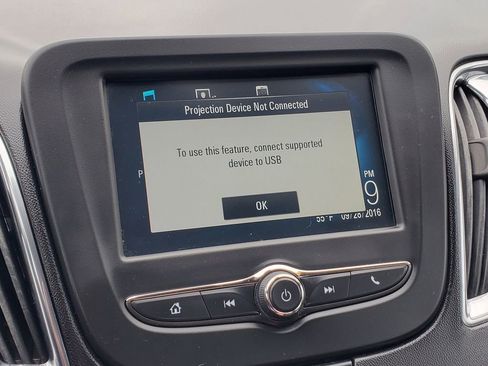Used 2017 Chevrolet Malibu LT FWD image 21
