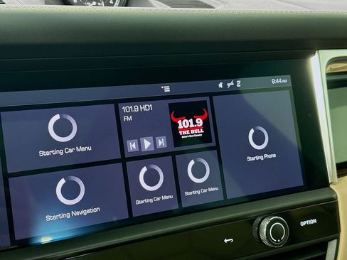 Used 2023 Porsche Macan image 16