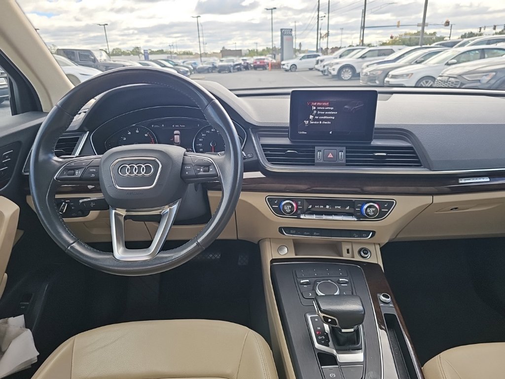 Used 2019 Audi Q5 2.0T Premium w/ Convenience Package AWD/4WD image 2