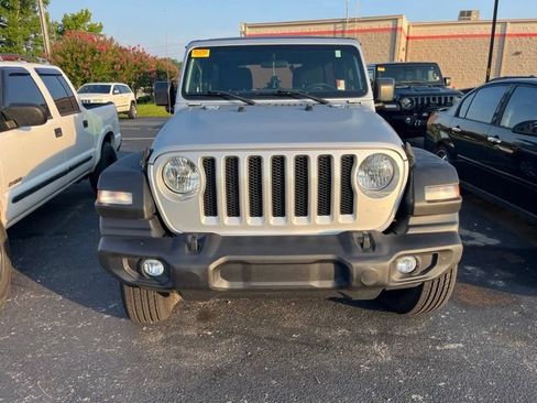 Used 2022 Jeep Wrangler Unlimited Sport AWD/4WD image 2
