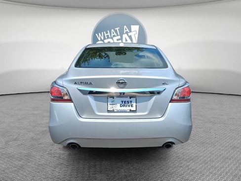 Used 2015 Nissan Altima 2.5 SL w/ Technology Package FWD image 5