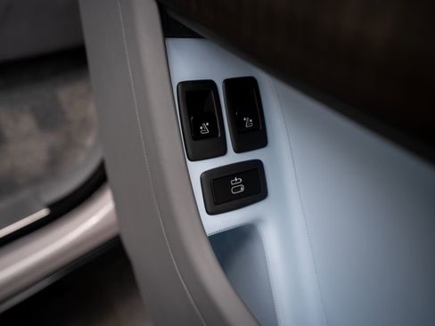 Used 2025 Rolls-Royce Cullinan AWD/4WD image 50