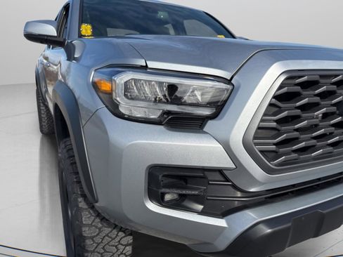Used 2023 Toyota Tacoma TRD Off-Road w/ TRD Premium Off Road Package image 2