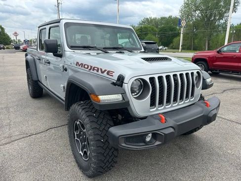 Used 2023 Jeep Gladiator Mojave w/ LED Lighting Group AWD/4WD image 4