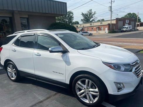 Used 2018 Chevrolet Equinox Premier FWD image 3