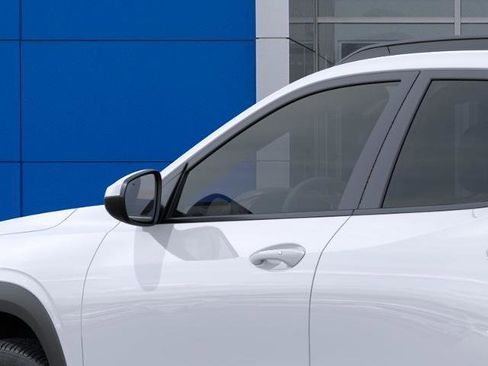 New 2026 Chevrolet Trax LT w/ Driver Confidence Package FWD image 36