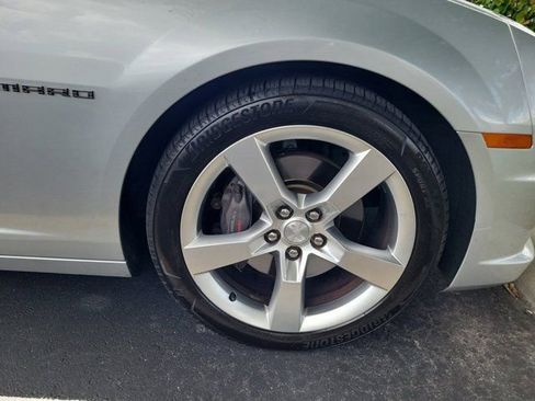 Used 2010 Chevrolet Camaro SS RWD image 2