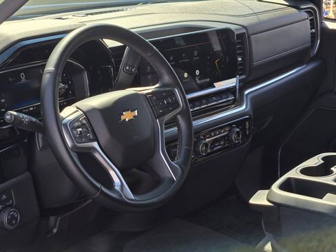 Used 2025 Chevrolet Silverado 1500 LT image 22
