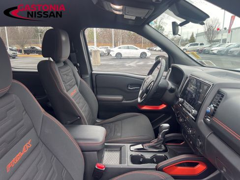 Used 2023 Nissan Frontier PRO-4X w/ Technology Package image 35