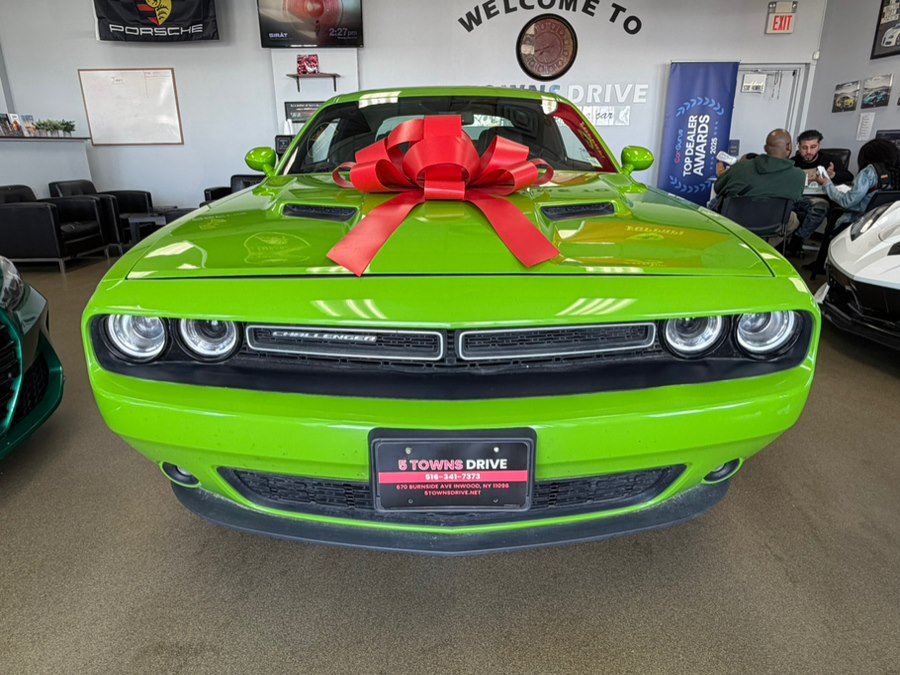 Used 2017 Dodge Challenger GT w/ Driver Convenience Group AWD/4WD image 3