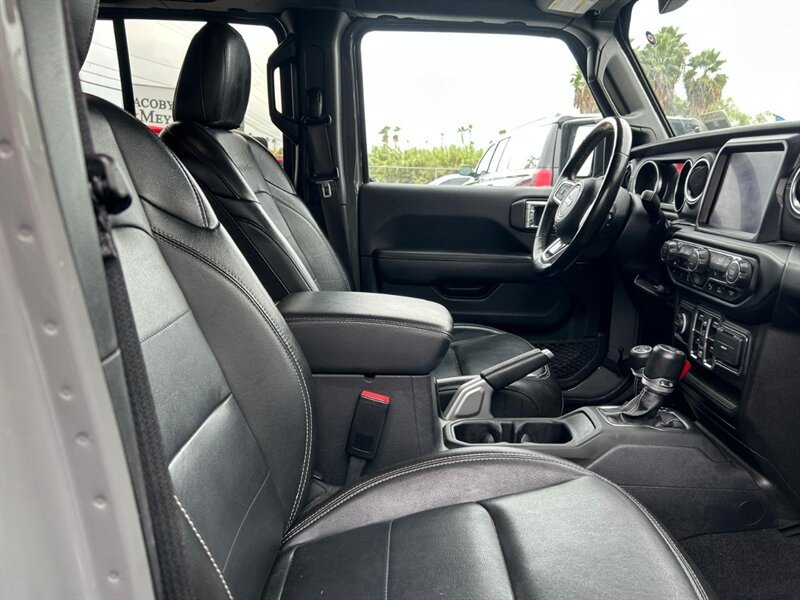 Used 2022 Jeep Wrangler Unlimited Sahara w/ Cold Weather Group AWD/4WD image 9