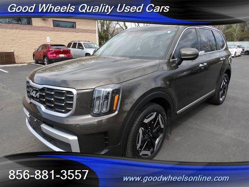 Used 2023 Kia Telluride S w/ S Sunroof Package image 1