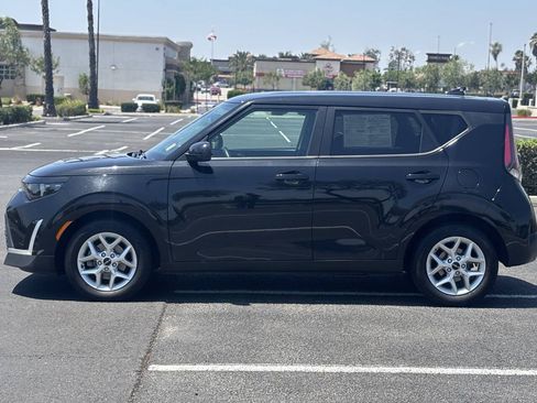 Used 2023 Kia Soul LX w/ LX Technology Package FWD image 22