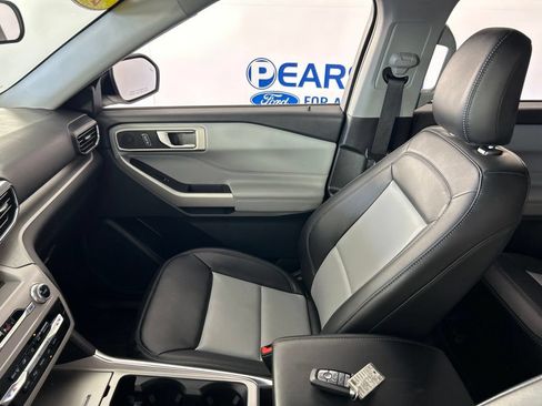 Used 2024 Ford Explorer XLT w/ Equipment Group 202A AWD/4WD image 24