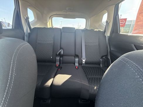 Used 2019 Nissan Rogue SV w/ Sun & Sound Touring Package image 22