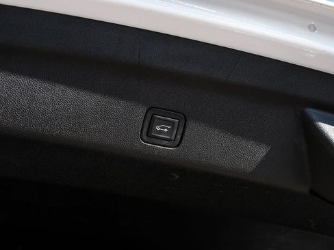 Used 2021 GMC Yukon XL SLT image 58