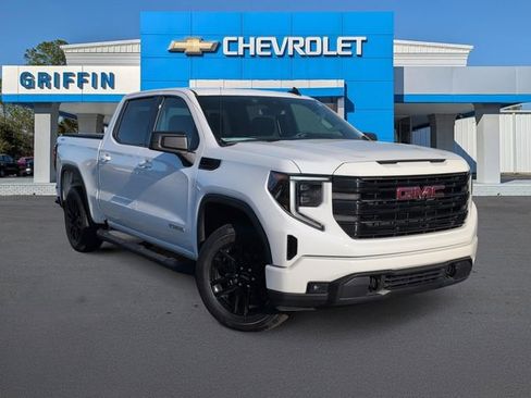 Used 2024 GMC Sierra 1500 Elevation AWD/4WD image 2
