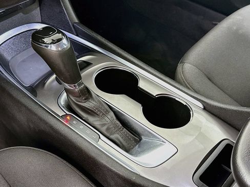 Used 2020 Chevrolet Malibu LT FWD image 19