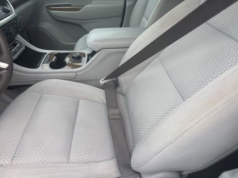 Used 2023 GMC Acadia SLE AWD/4WD image 14