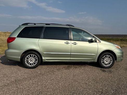 Used 2008 Toyota Sienna XLE Limited image 6