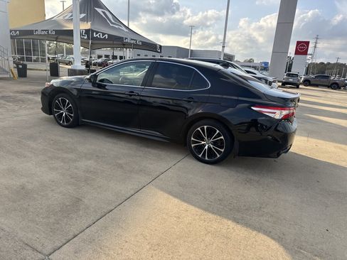 Used 2020 Toyota Camry SE image 24