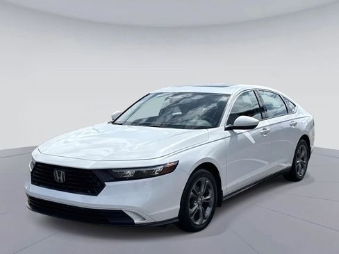 Certified 2023 Honda Accord EX image 8
