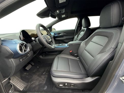 New 2026 Chevrolet Equinox EV LT image 9