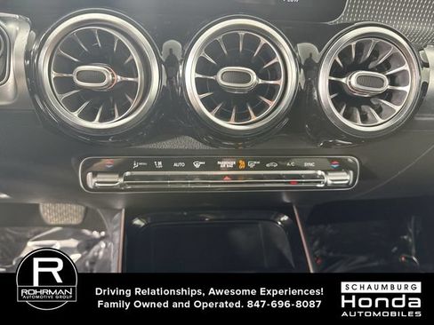 Used 2021 Mercedes-Benz GLB 250 4MATIC image 9