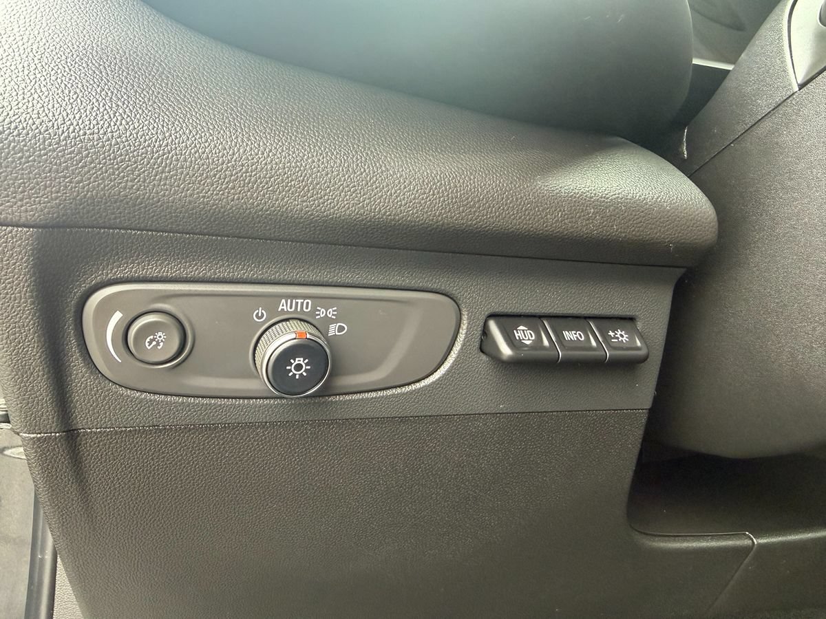 Used 2023 Buick Envision Essence w/ Technology Package I AWD/4WD image 12