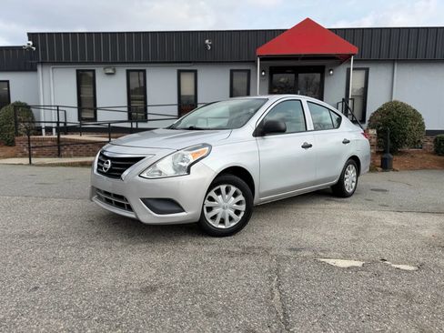 Used 2015 Nissan Versa S image 3