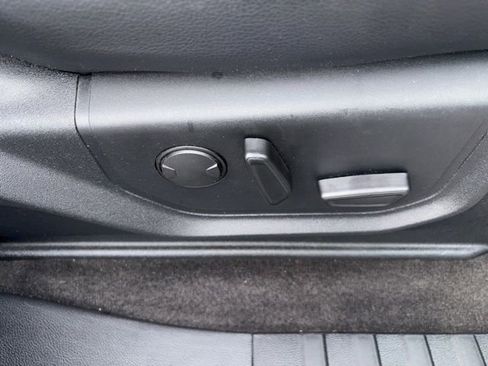 Used 2019 Ford F150 Lariat w/ Equipment Group 502A Luxury image 8