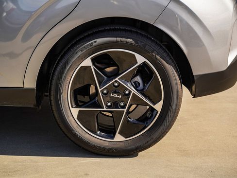 Used 2023 Kia Soul EX image 9