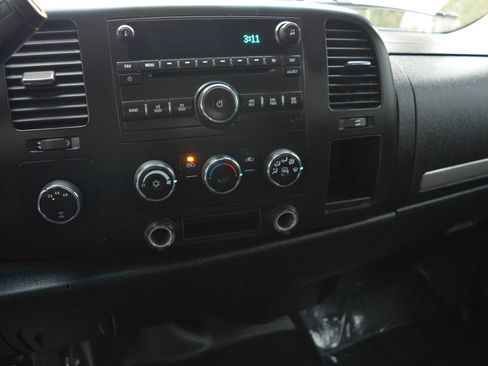 Used 2010 GMC Sierra 3500 SLE image 23