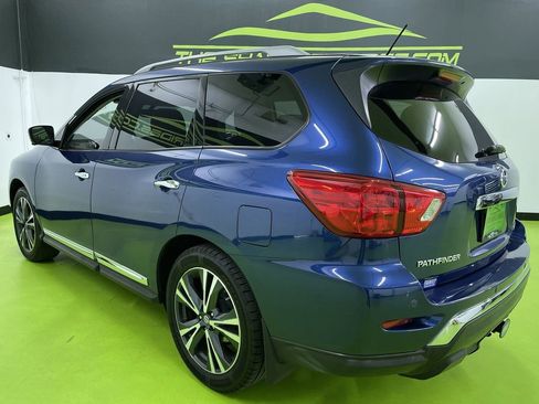 Used 2018 Nissan Pathfinder Platinum w/ Cargo Package image 7