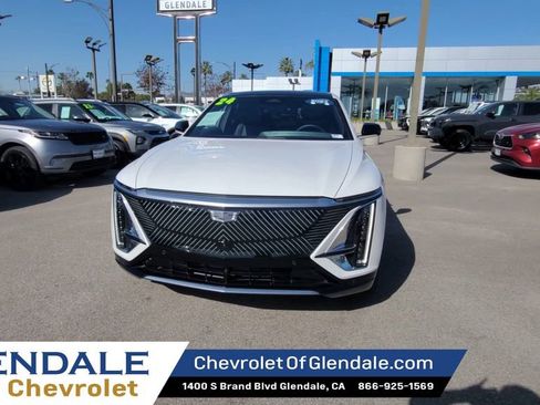 Certified 2024 Cadillac Lyriq Luxury image 3