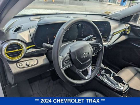 Used 2024 Chevrolet Trax ACTIV w/ Sunroof Package FWD image 13