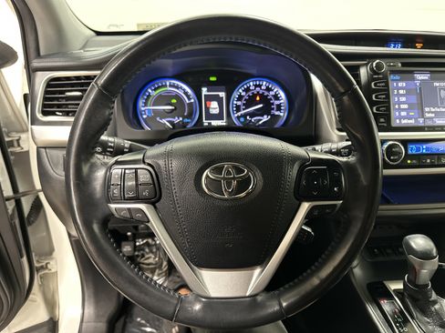 Used 2019 Toyota Highlander Limited Platinum AWD/4WD image 18
