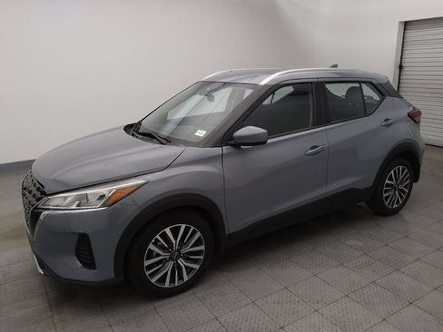 Used 2024 Nissan Kicks SV FWD image 2