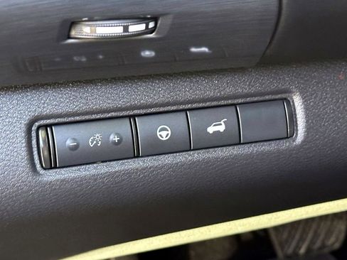 Certified 2025 Nissan Pathfinder SL w/ SL Premium Package image 24