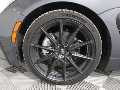 Used 2025 Toyota GR86 Premium w/ ALL Weather Mat Package (TMS) RWD image 34