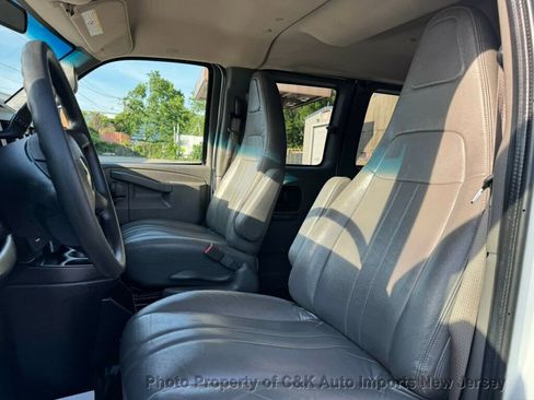Used 2022 Chevrolet Express 3500 LS RWD image 15