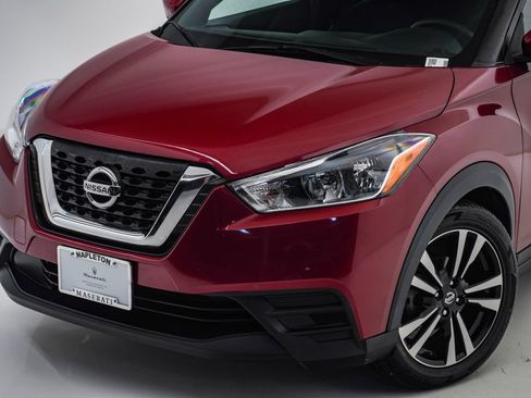 Used 2019 Nissan Kicks SV FWD image 4