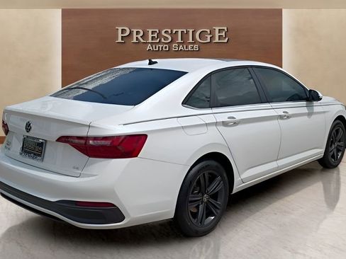 Used 2023 Volkswagen Jetta SE FWD image 13