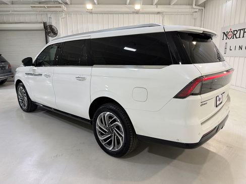 Used 2025 Lincoln Navigator L Reserve image 27