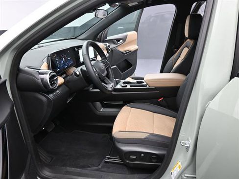Used 2026 Chevrolet Equinox ACTIV w/ Convenience Package III FWD image 14