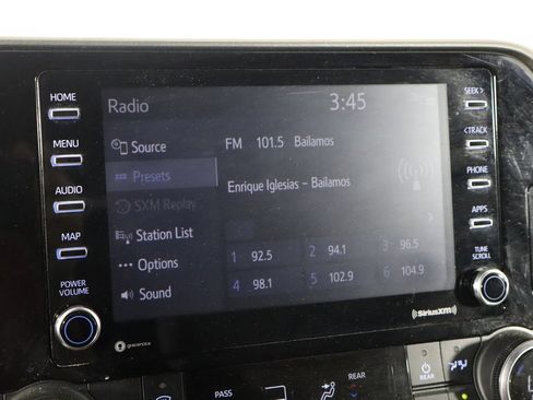 Used 2022 Toyota Highlander L AWD/4WD image 29